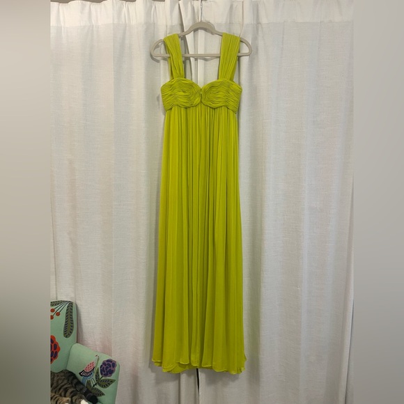 Alexis | Bosnia Dress — Cider (Chartreuse) - Picture 7 of 8
